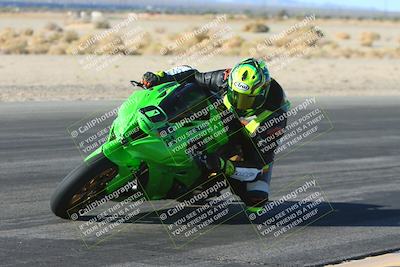 media/Jan-10-2025-CVMA Friday Practice (Fri) [[489e0da257]]/Group 4 and Trackday/Session 2 (Turn 4 Inside)/